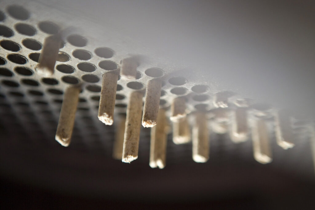 macchina per pellet, Il Viaggio dei Pellet: Dalla Macchina per Pellet alla Sostenibilit&agrave;